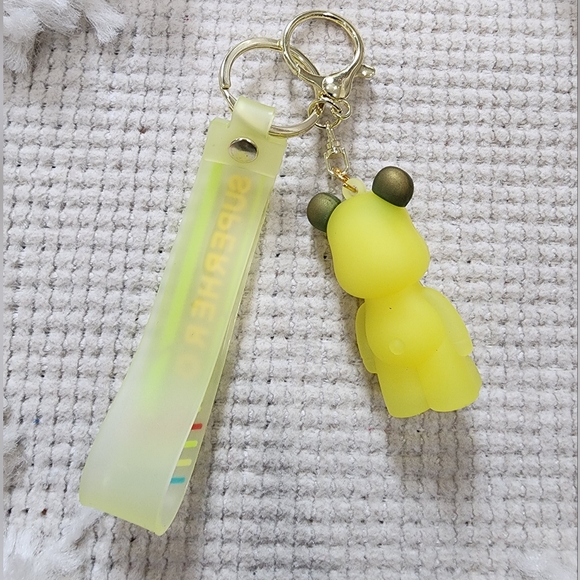 🆕️ Yellow Bear Superhero Key chain - Picture 2 of 2